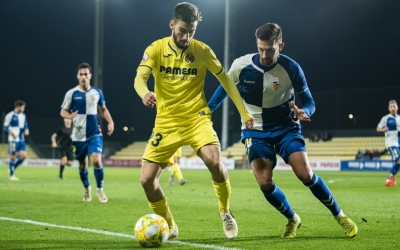 Grego Sierra, en una acció defensiva en el darrer partit al camp del Villarreal 'B' | Villarreal CF