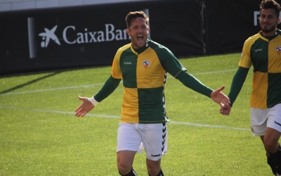 Édgar celebra el gol aconseguit a Paterna | Jesús Arroyo