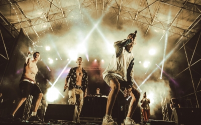 Els 31 FAM durant un dels seus concerts / Delirics