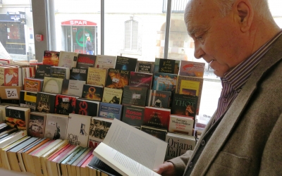 L'Associació Llibre Solidari ajuda a unes 200 famílies a la demarcació de Barcelona | Arxiu