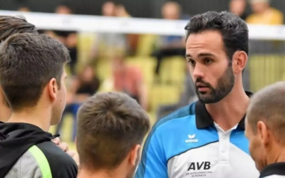 Rocamora dirigint el Traktor Basel| Nau.ch