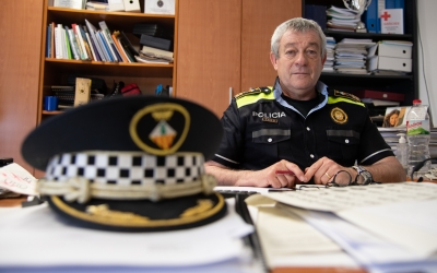 Joan Antoni Quesada, intendent major de la Policia Municipal, al seu despatx | Roger Benet