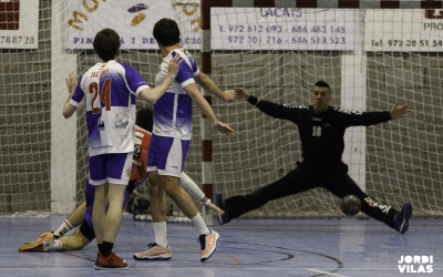 Imatge d'un enfrontament enguany del Creu Alta Sabadell Handbol | Jordi Vilas