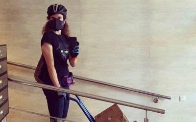 Xinxó, durant un repartiment | @adanonstop