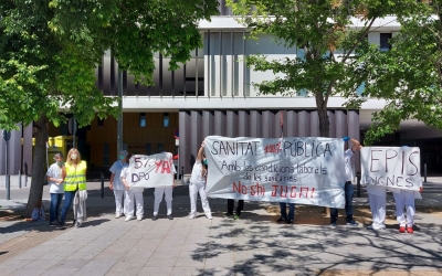 Representants de la PATT, a les portes del Taulí/ Karen Madrid