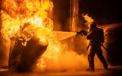 39 serveis dels Bombers de Sabadell per contenidors cremats aquesta Revetlla | Roger Benet