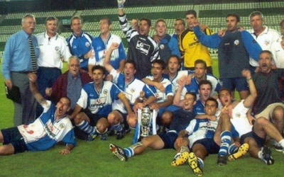 Icònica imatge de la celebració arlequinada sobre la gespa | Diari de Sabadell