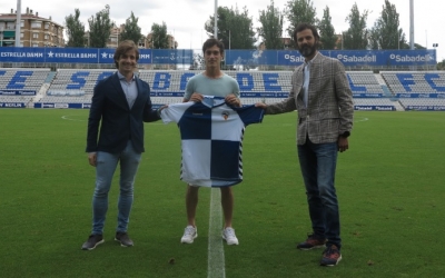 Manzanera, Ozkoidi i Batlle després de signar la renovació | CES