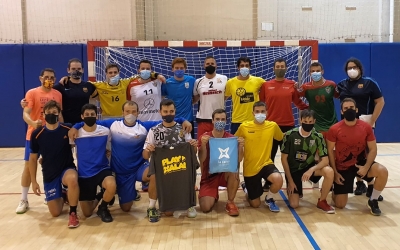 Foto de família en el primer entrenament a Cal Balsach | CASH