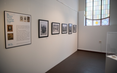L'exposició 'Fotografies en família' és una de les que s'ha inaugurat avui | Roger Benet