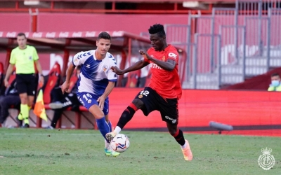 Gorka Guruzeta, perseguint Idrissu Baba | RCD Mallorca