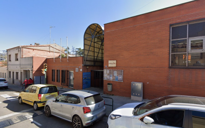 L'escola Tarlatana ha estabilitzat l'assistència a classe al voltant del 50% de l'alumnat | Google Maps