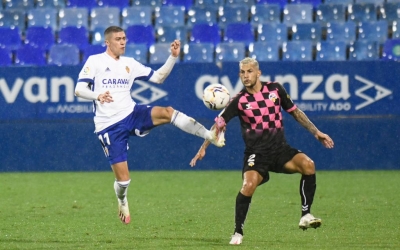 Zanimacchia i Stoichkov lluiten per una pilota | Real Zaragoza