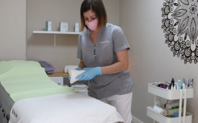 La propietària del centre d'estètica Oxygen y Ana de Sabadell | ACN