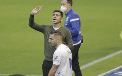 Hidalgo, donant instruccions ahir a l'Heliodoro | CE Sabadell