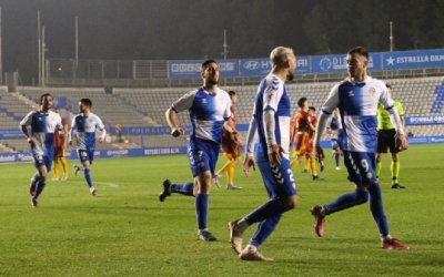 Els jugadors del Sabadell celebren l'1-1 | CES