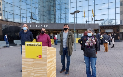 Pellicer, acompanyat dels represaliats de les causes de l'1O, el 23S i els 9 de Lledoners