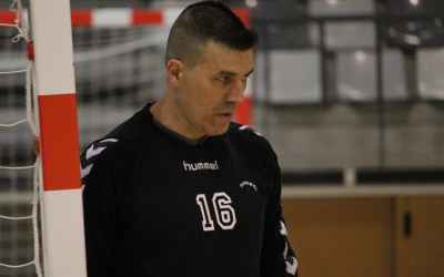 El porter Juan Cañamero, amb cara de preocupació | Adrián Arroyo