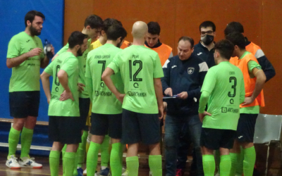 El tècnic Pedro Donoso, donant instruccions als seus homes | Arxiu