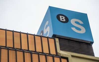 Imatge de la seu de Banc Sabadell a la plaça Catalunya | Roger Benet