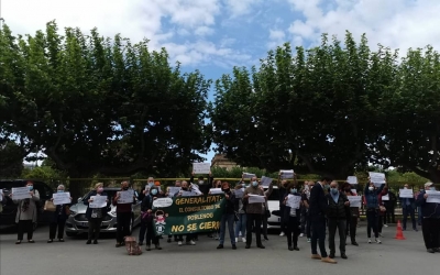 Els veïns del Poblenou es manifesten davant del Parlament | Cedida