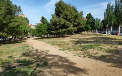 El camí d'aquest espai verd s'adequarà amb il·luminació i bancs | Pau Duran