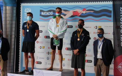 De Celis, a l'esquerra amb la medalla de plata | CN Sant Andreu