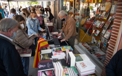 Imatge del Sant Jordi d'aquest 2021 a La Llar del Llibre | Roger Benet