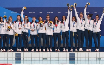 Les jugadores de la selecció femenina de waterpolo, al podi | Cedida