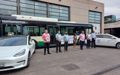 Morell amb representants de la TUS, Radio Taxi Sabadell i CES/ Karen Madrid