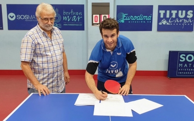 Brugada, signant el contracte amb els badalonins | Sosmatic Badalona