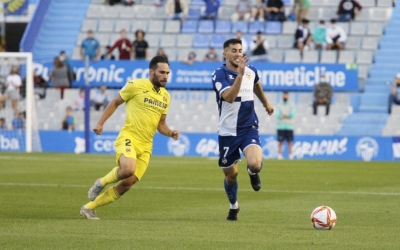 Jacobo pugna per una pilota en el darrer partit | CES