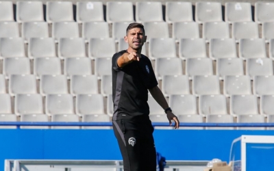 Hidalgo, dirigint un entrenament | CES