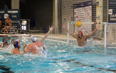 Lalo López-Escribano (CNS) bat Alfonso López-Sáez en una acció del segon quart de partit | Adrián Arroyo