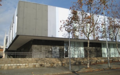 Exterior de la Biblioteca del Nord, on es concentren alguns problemes d'inseguretat i incivisme, segons els veïns