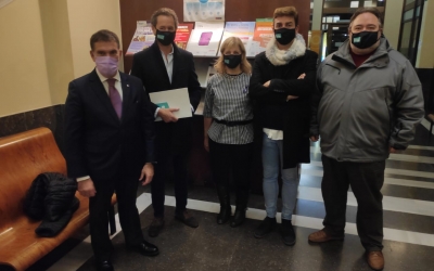 Alonso-Cuevillas, amb els regidors de Junts per Sabadell | Pau Duran