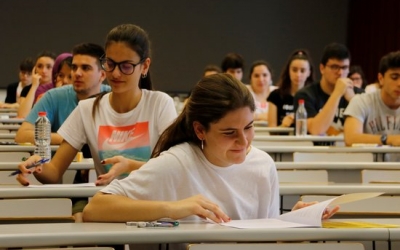 Alumnes a l'examen de castellà de la prova de selectivitat | Sílvia Jardí