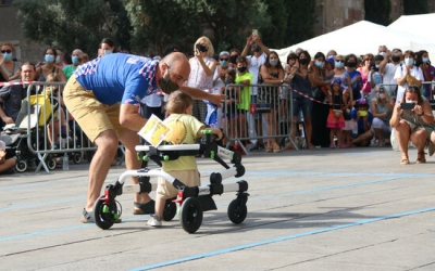 Participants de la primer cursa adaptada de Barcelona | ACN