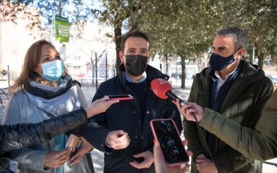 Cuca Santos (Sabadell), Reyes i Ortiz aquest matí a la plaça Primer de maig  | Roger Benet