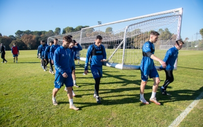 La plantilla arlequinada en un entrenament al CAR | Roger Benet