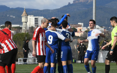 El Sabadell 'B' celebrant un gol en el derbi contra el Tibidabo | Críspulo Díaz
