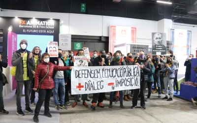 Una cinquantena de docents irrompen al Saló de l’Ensenyament | ACN
