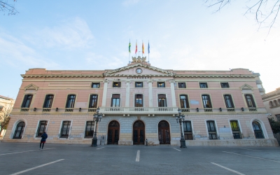 Exterior de l'Ajuntament de Sabadell, en una imatge d'arxiu/ Roger Benet