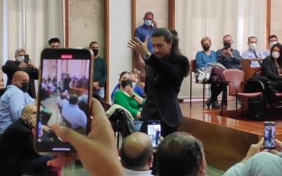 El bailaor Francesc Amador actuant al Saló de Plens | Pau Duran