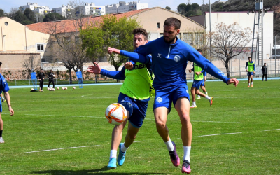 Alfred Planas (esquerre) ja s'entrena amb normalitat | CES