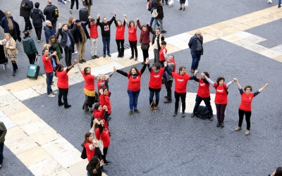 Entitats d'atenció a les persones amb VIH, a la plaça Sant Jaume de Barcelona | ACN