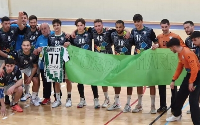 La plantilla de l'OAR donant un missatge d'ànim a Lluis Marrugat, ingressat en els últims dies per un problema cardíac | OAR Gràcia