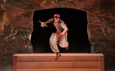 Escena del muntatge d''Aladí' | Roger Benet