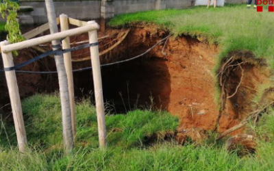 Imatge de l'esvoranc a la piscina de Ca n'Oriac | Bombers