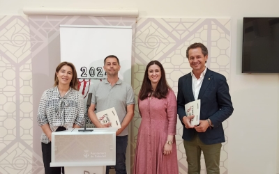 D'esquerra a dreta, una participant en el procés participatiu, el regidor Carles de la Rosa, Laia Estanyol i el regidor Lluís Matas | Pere Gallifa